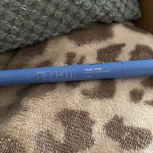 Medium Brown brow pencil